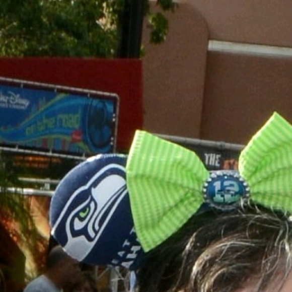 Meet your Posher, Bev - Picture 1 of 1